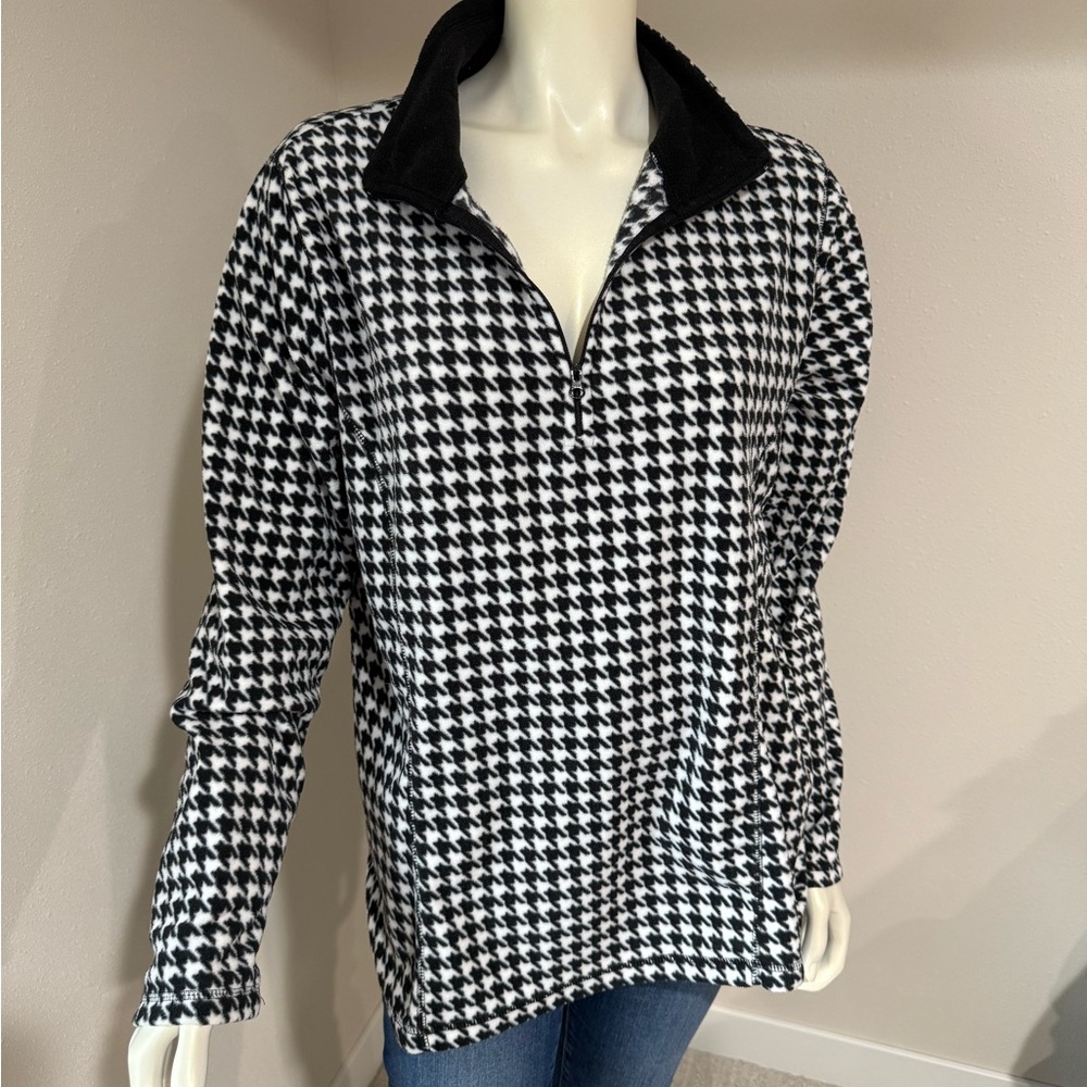 Old Navy Black and White Houndstooth Sweatshirt